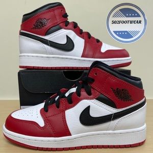 Nike Air Jordan 1 mid gs chicago white heel